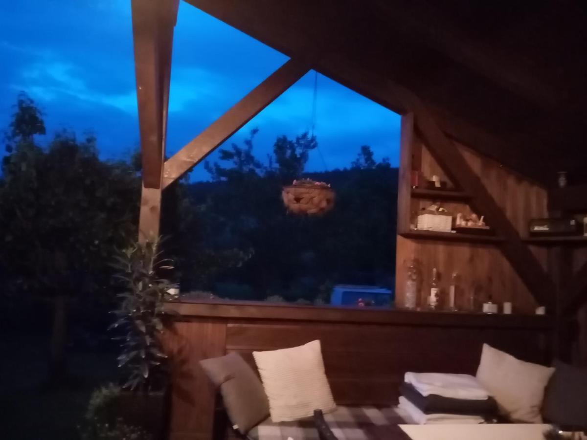 Mija Apartman S Vinnym Sklipkem, Zahradou A Grilem Kájov Exteriör bild