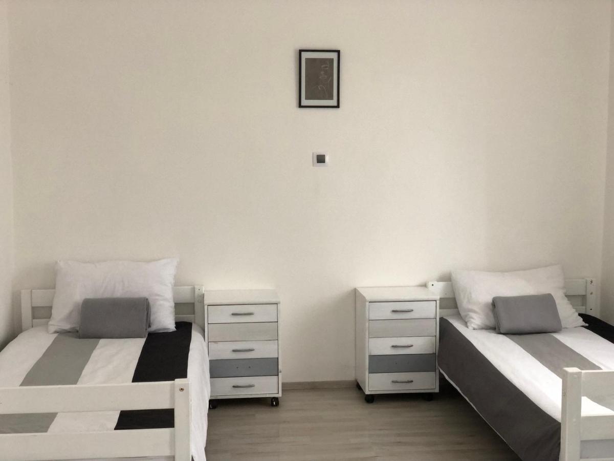 Mija Apartman S Vinnym Sklipkem, Zahradou A Grilem Kájov Exteriör bild