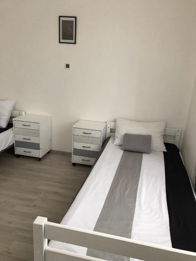 Mija Apartman S Vinnym Sklipkem, Zahradou A Grilem Kájov Exteriör bild