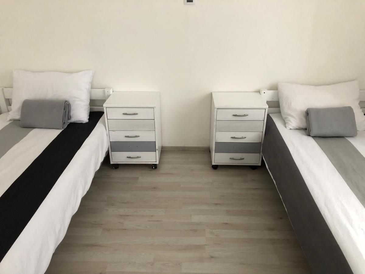 Mija Apartman S Vinnym Sklipkem, Zahradou A Grilem Kájov Exteriör bild