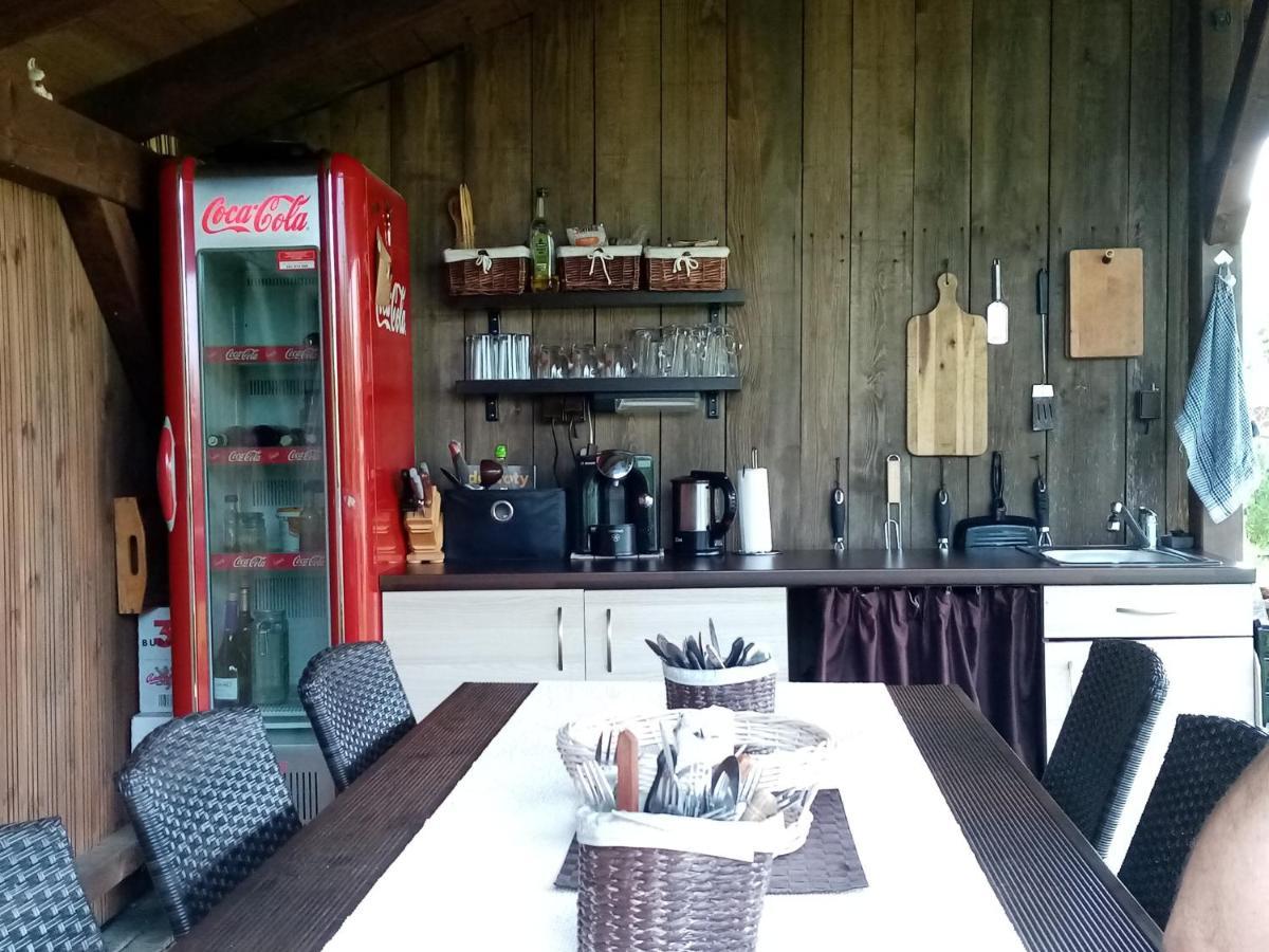 Mija Apartman S Vinnym Sklipkem, Zahradou A Grilem Kájov Exteriör bild